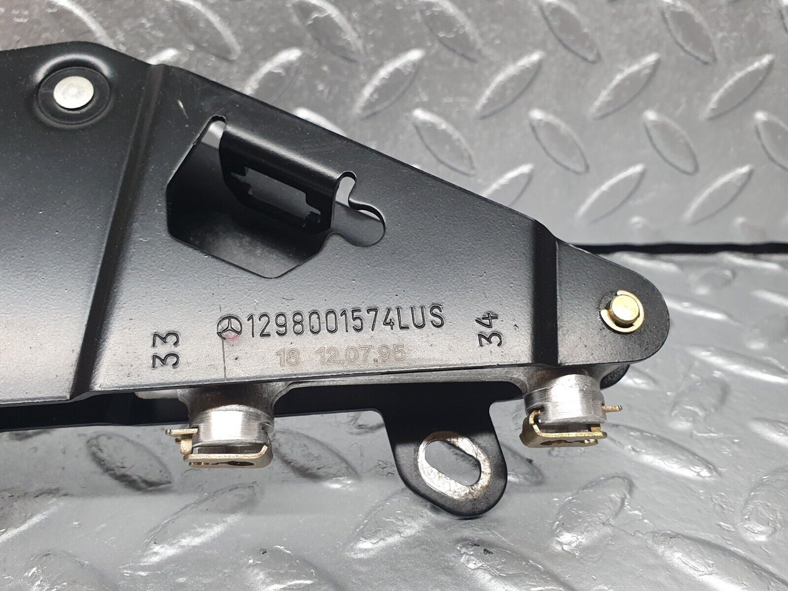 42484 Mercedes-Benz R129 320SL Coupe Roof Lock Left Side 1298001574