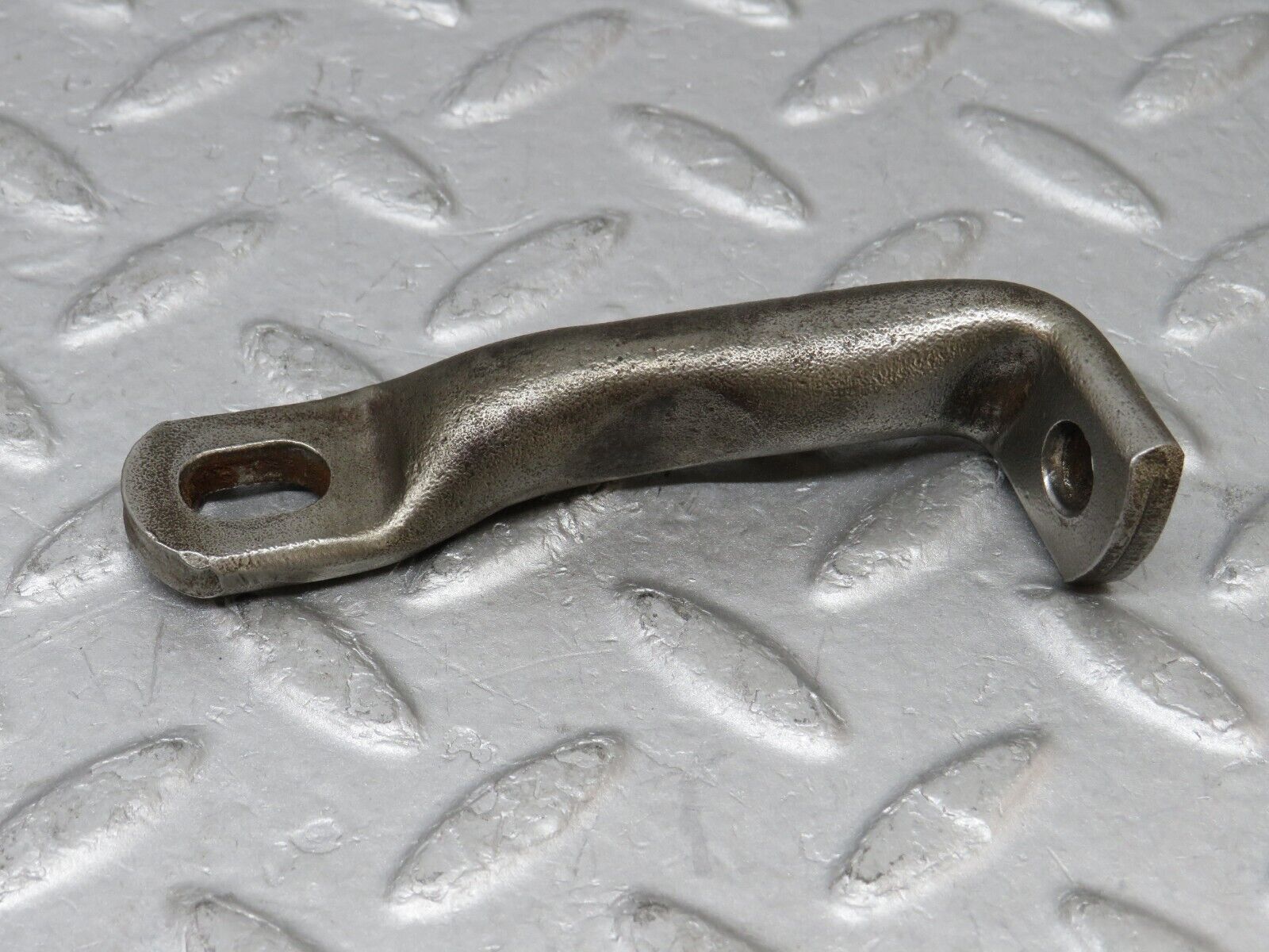 35592 Mercedes-Benz R107 280SL Power Steering Bracket