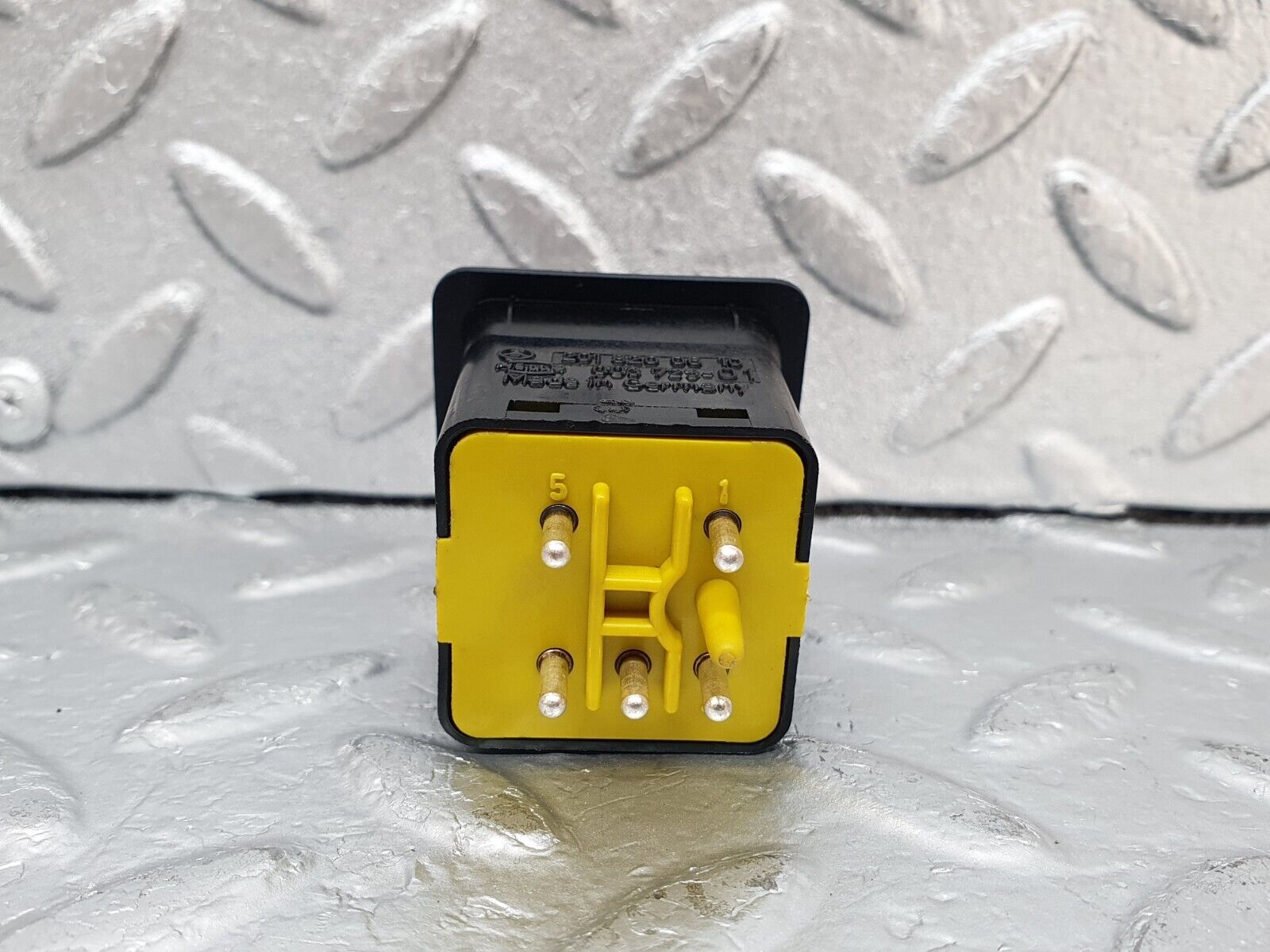 44110 Mercedes-Benz C123 230CE Coupe Mirror Control Switch