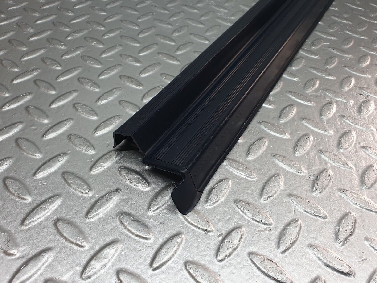 42713 Mercedes-Benz W201 190 2.0L Front Right Door Sill Blue