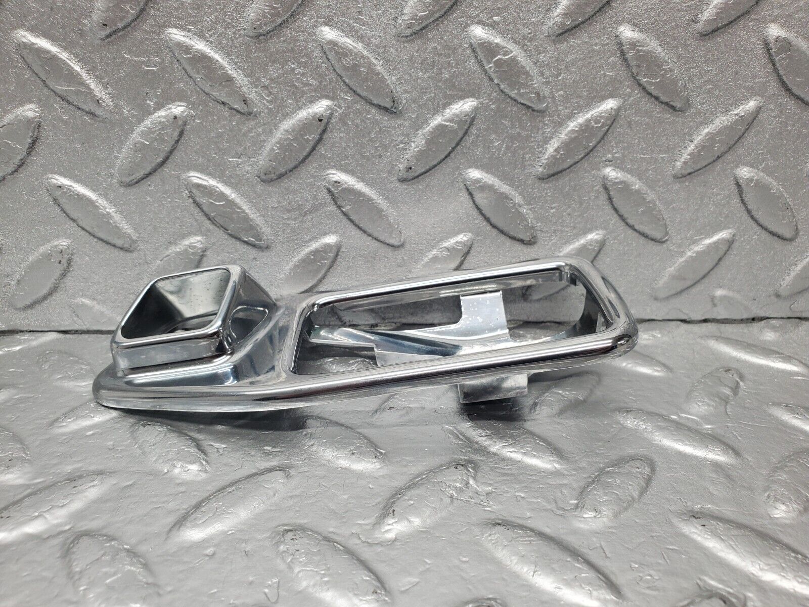 46463 Mercedes-Benz C123 280CE Coupe Chrome Frame For Door Opener Left 1167660111