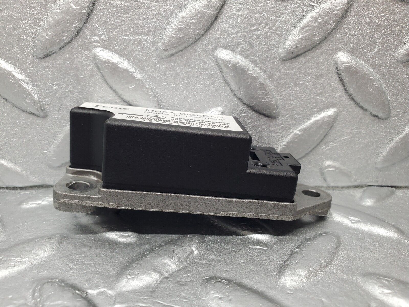 46931 Mercedes-Benz R129 320SL Coupe Airbag Crash Sensor 0008209926