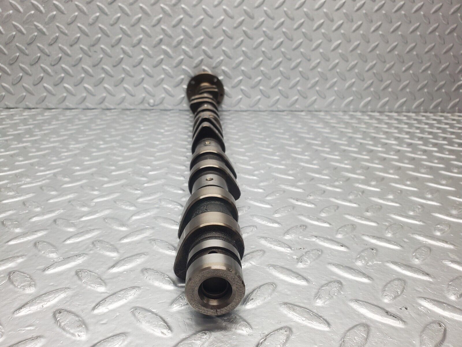 46222 Mercedes-Benz W124 280E Camshaft R1046301