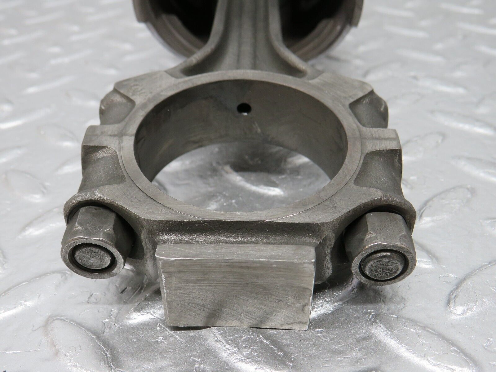 33038 Mercedes-Benz C107 R107 350 V8 Piston With Connecting Rod 92mm 11607