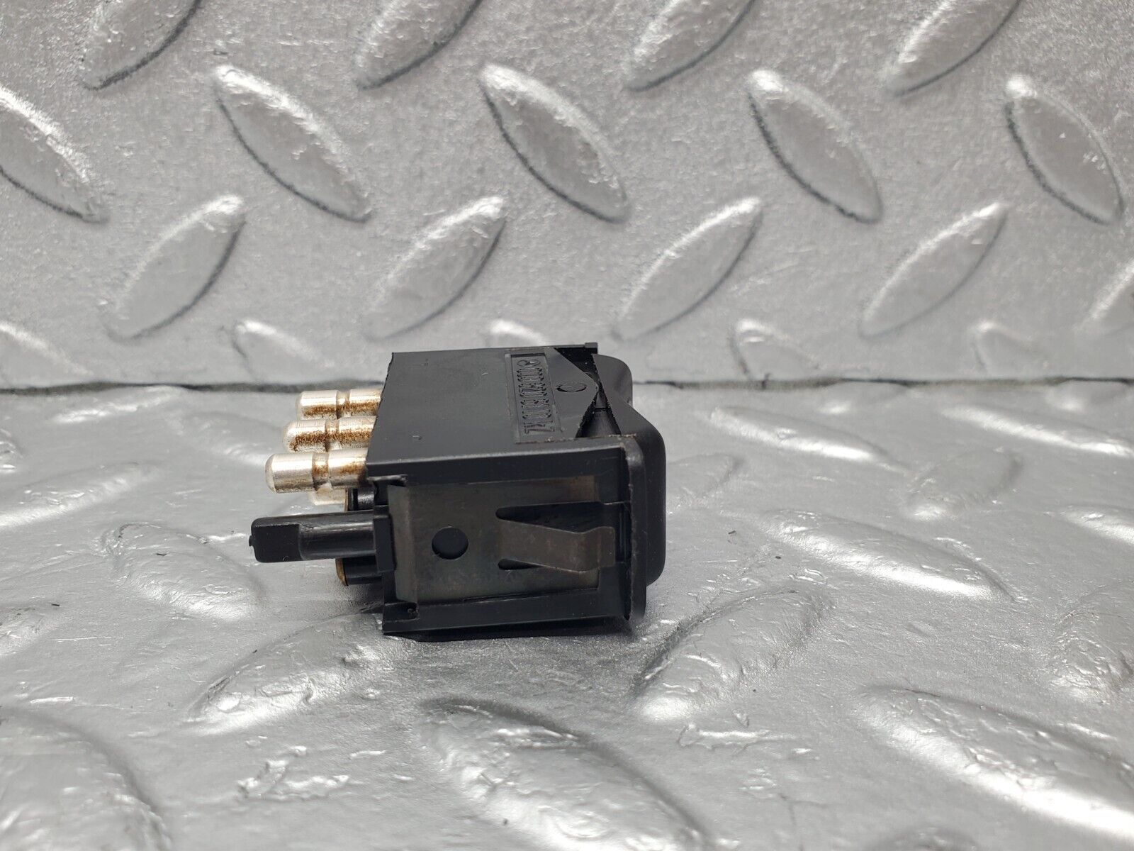 46544 Mercedes-Benz C123 280CE Coupe Rear Windscreen Defroster Switch 0008206110