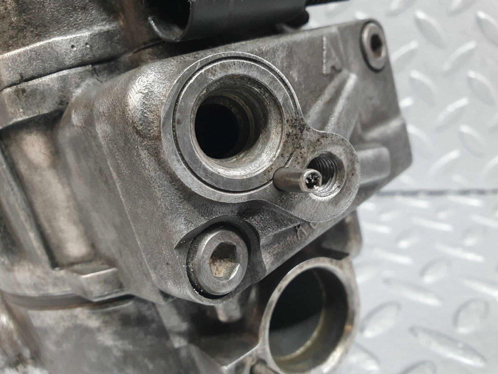 41921 Mercedes-Benz W202 C200 Air Conditioning Compressor 0002302011