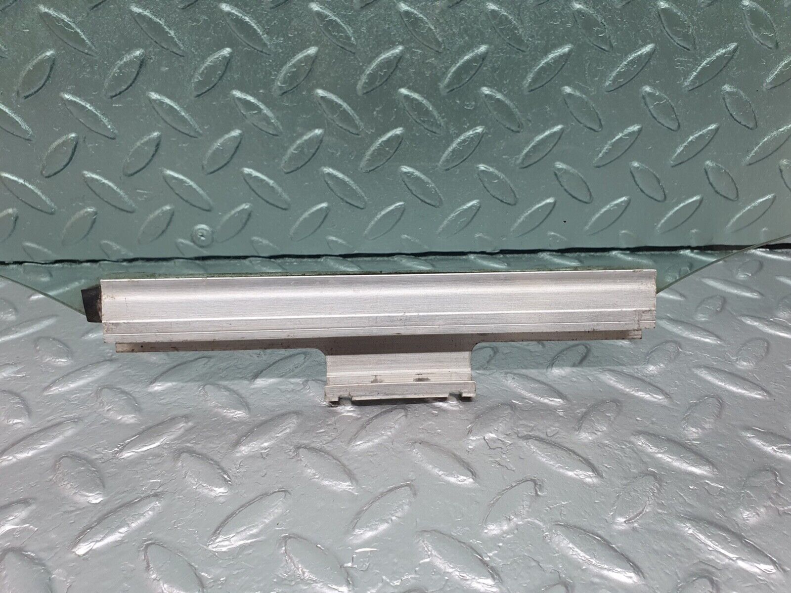 41991 Mercedes-Benz W202 C200 Rear Left Door Window Glass