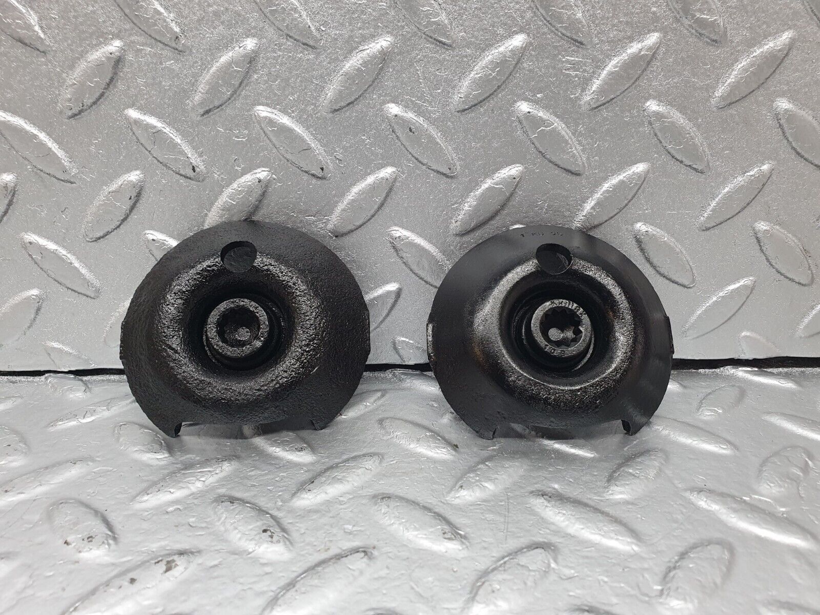 42598 Mercedes-Benz R129 320SL Coupe Rear Suspension Anti Roll Bar Bolt 2x