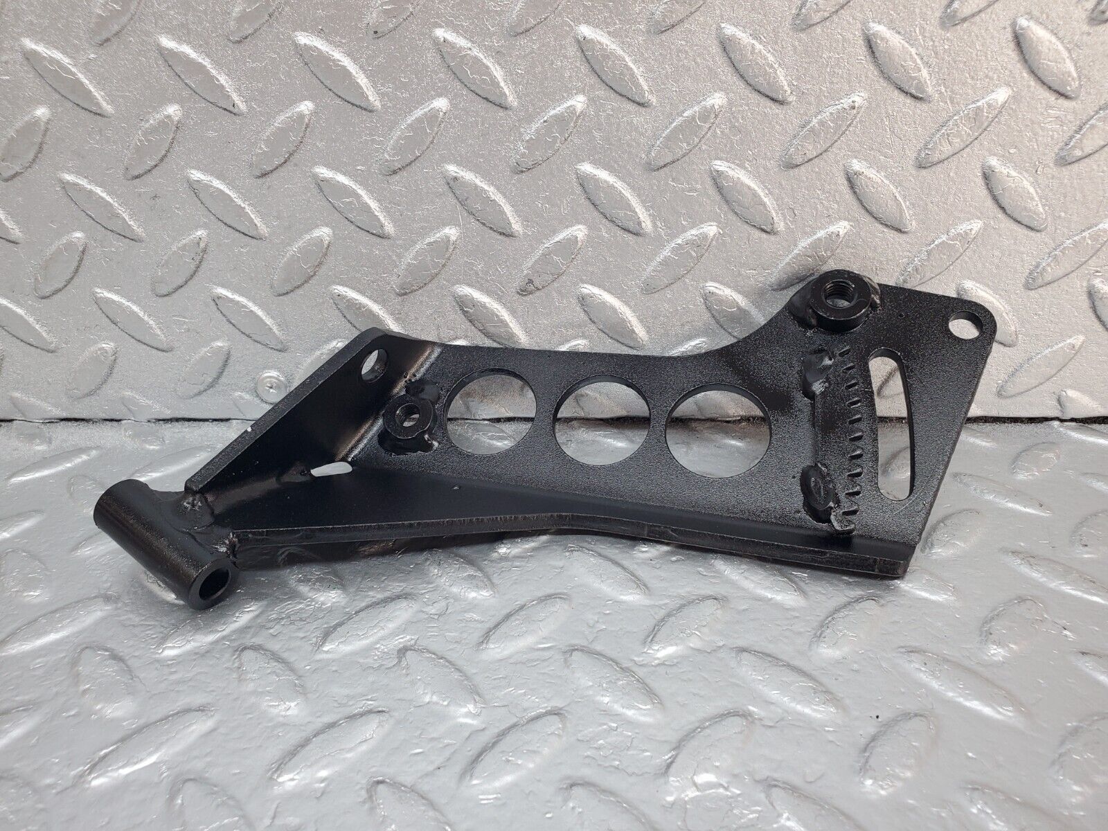 45410 Mercedes-Benz 280E M110.983 Power Steering Pump Bracket