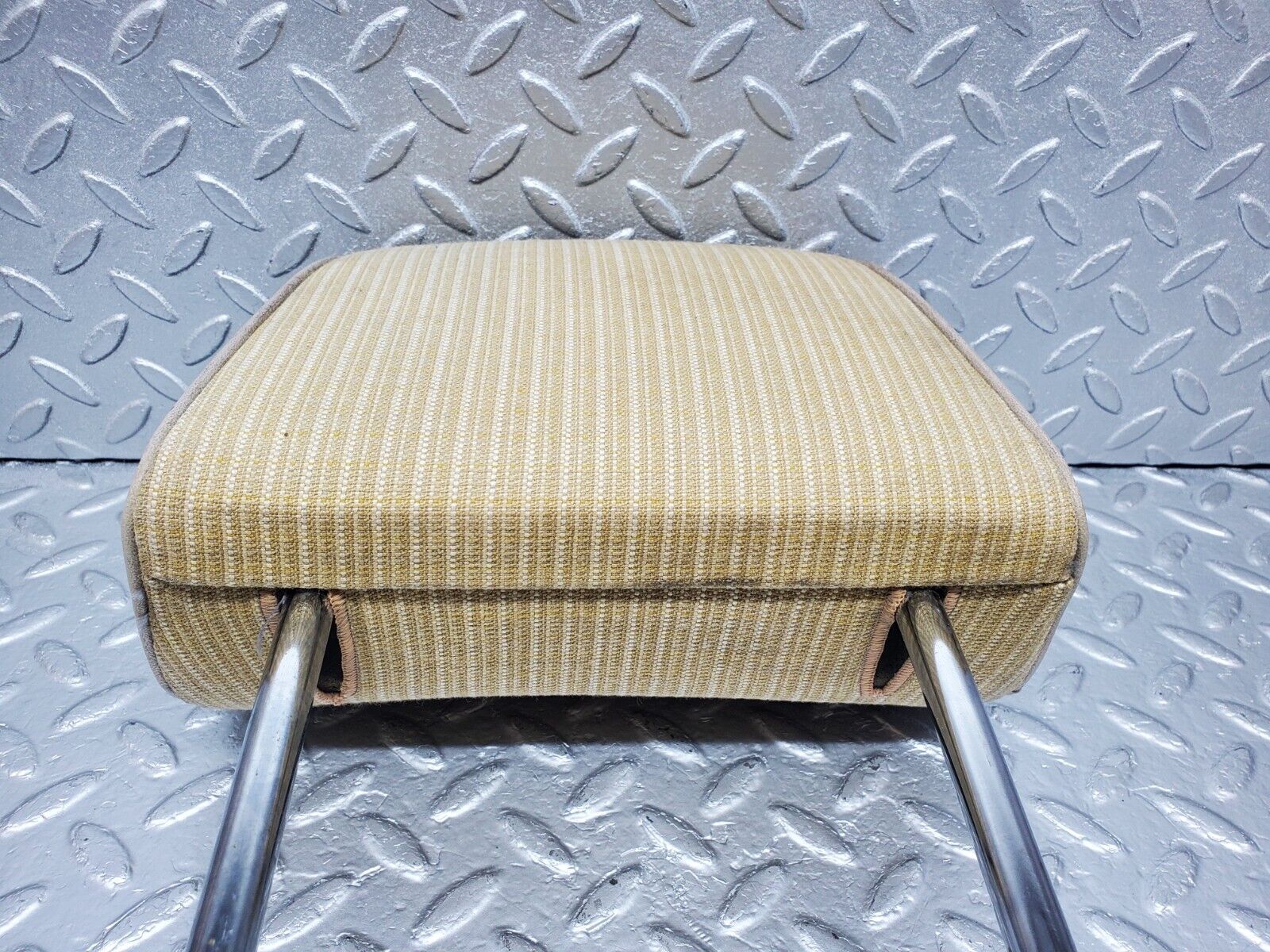 44332 Mercedes-Benz W123 280E Front Seat Headrest