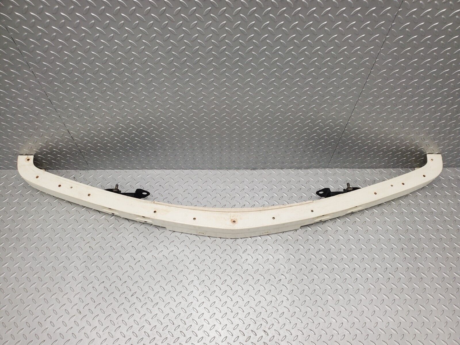 46098 Mercedes-Benz W126 420SE Front Bumper Bracket Reinforcement 1268850801