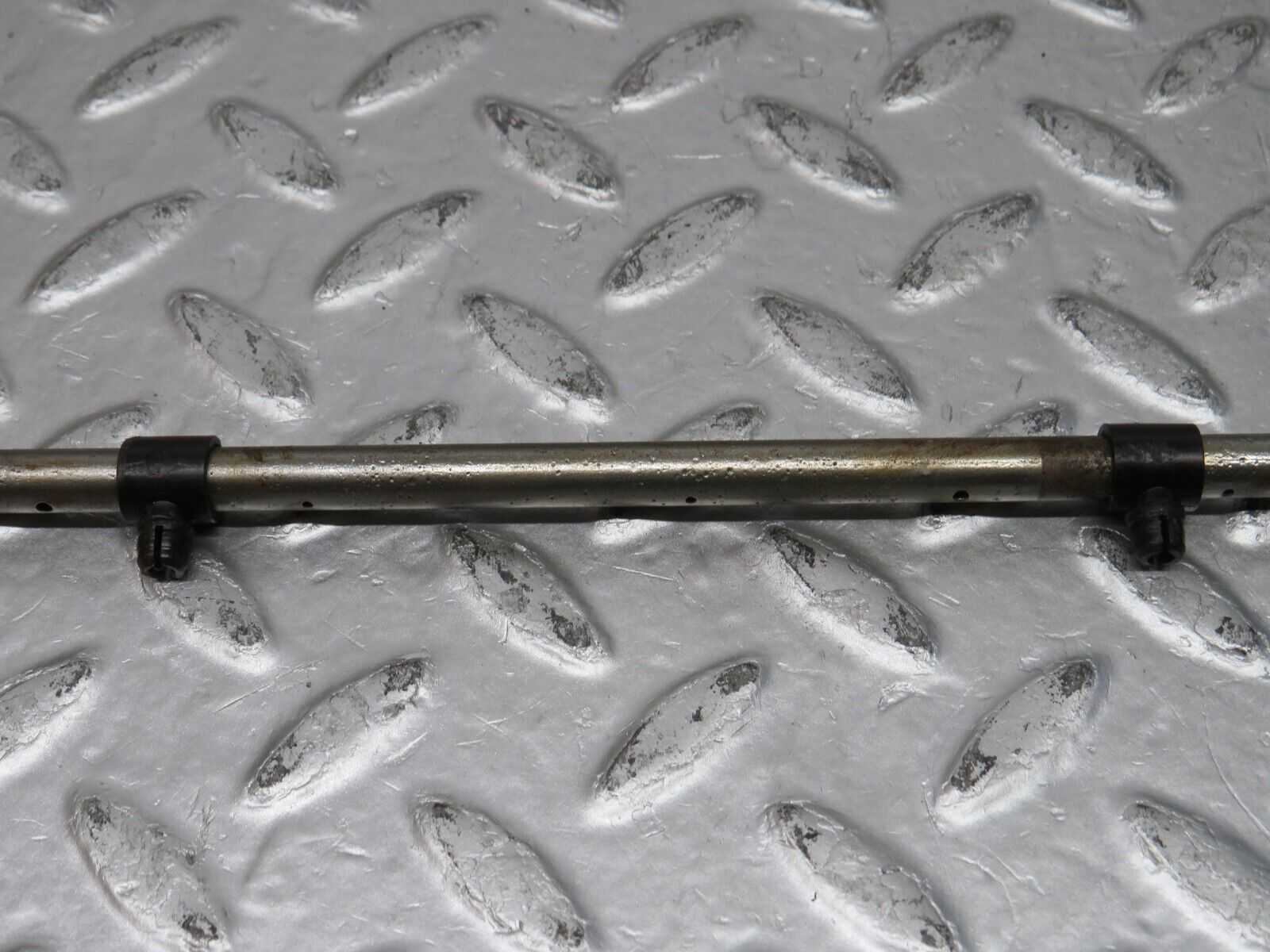 32878 Mercedes-Benz C107 R107 350 V8 Camshaft Oil Tube