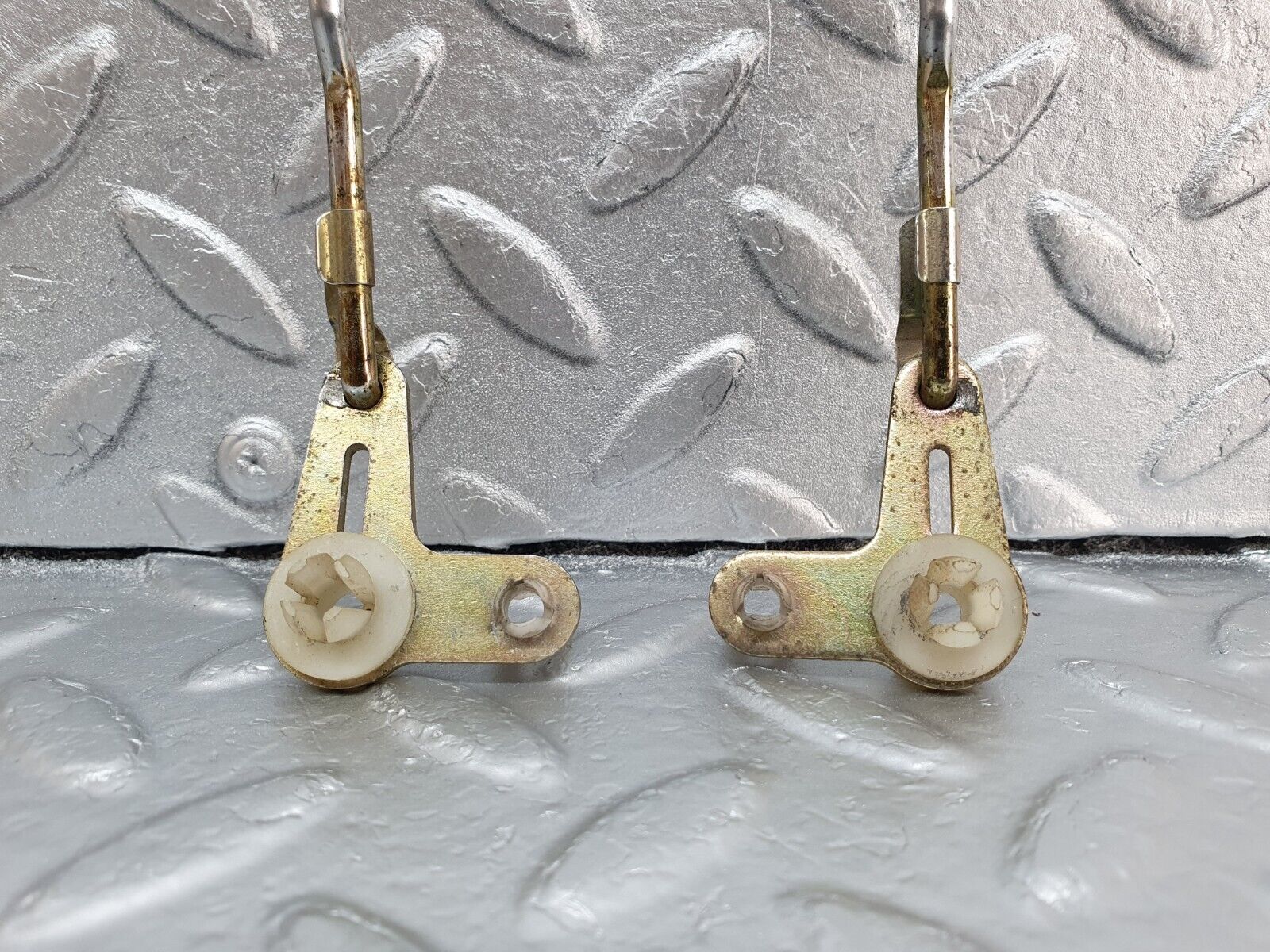 42964 Mercedes-Benz W201 190 2.0L Rear Door Lock Knob Pair