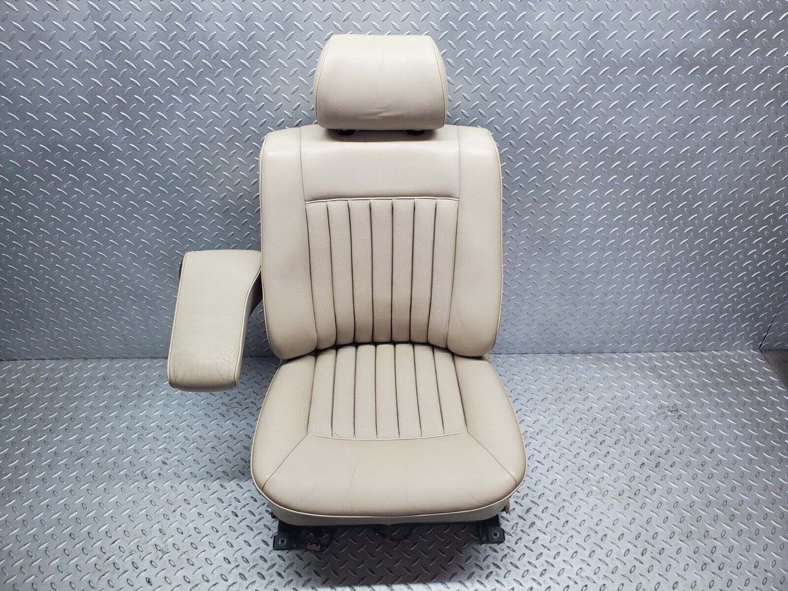 45869 Mercedes-Benz W126 420SE Front Left Electric Seat Leather Beige 1269102650