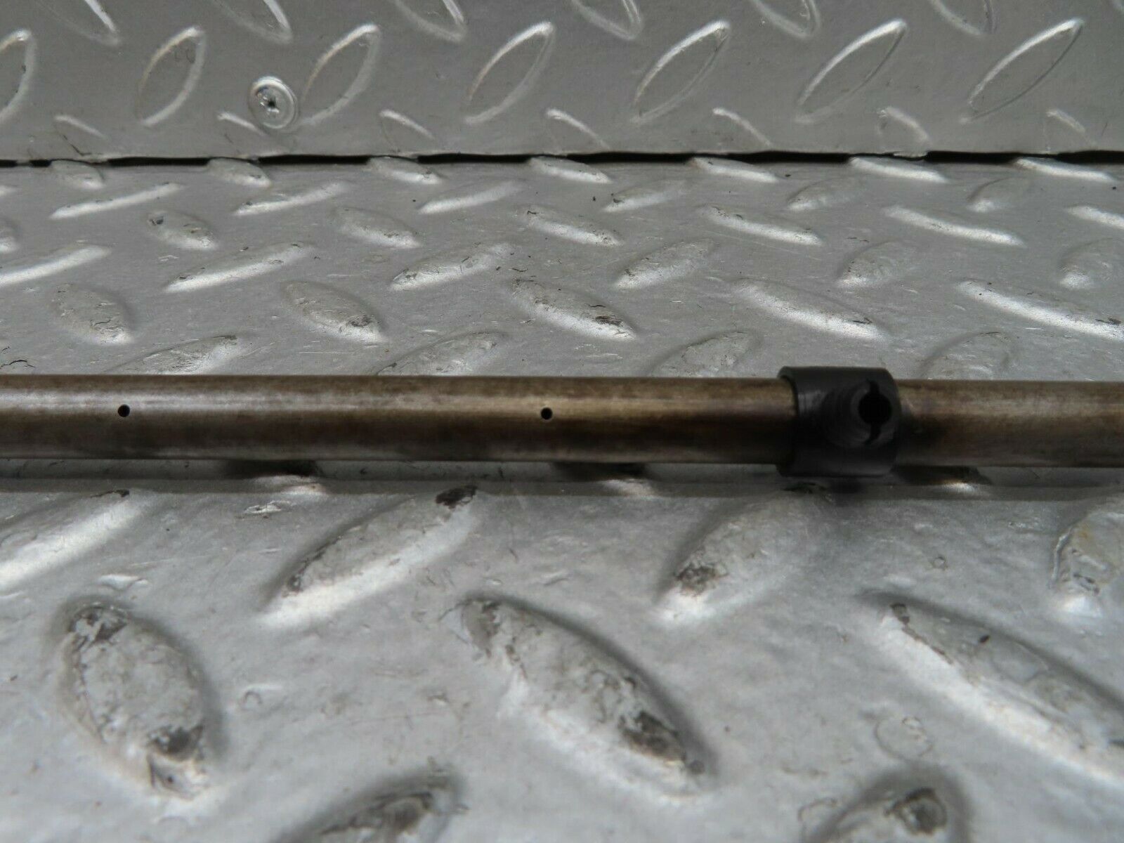 15684 Mercedes-Benz 1979 R107 450SL Camshaft Oil Tube