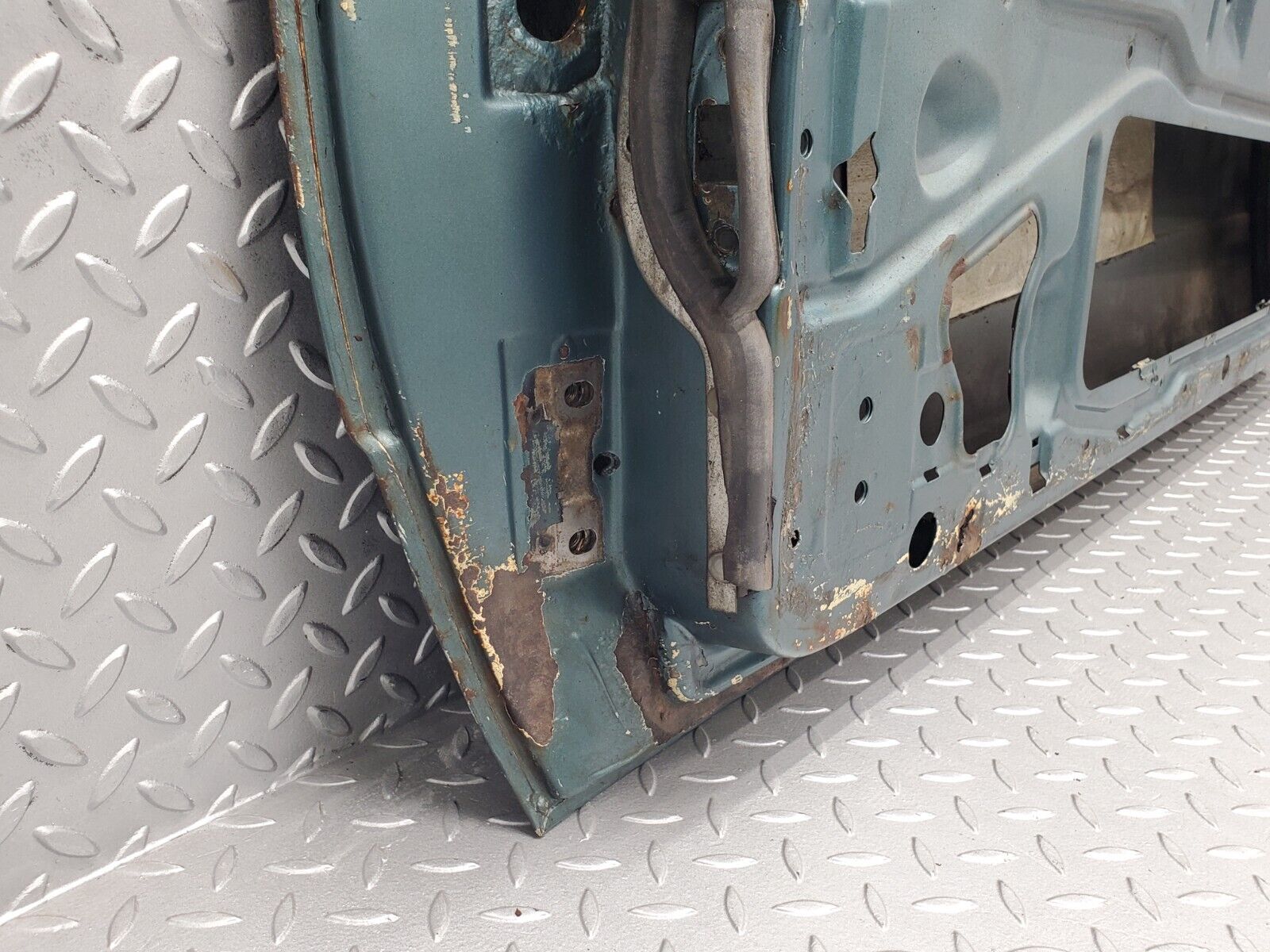 46557 Mercedes-Benz C123 280CE Coupe Left Door