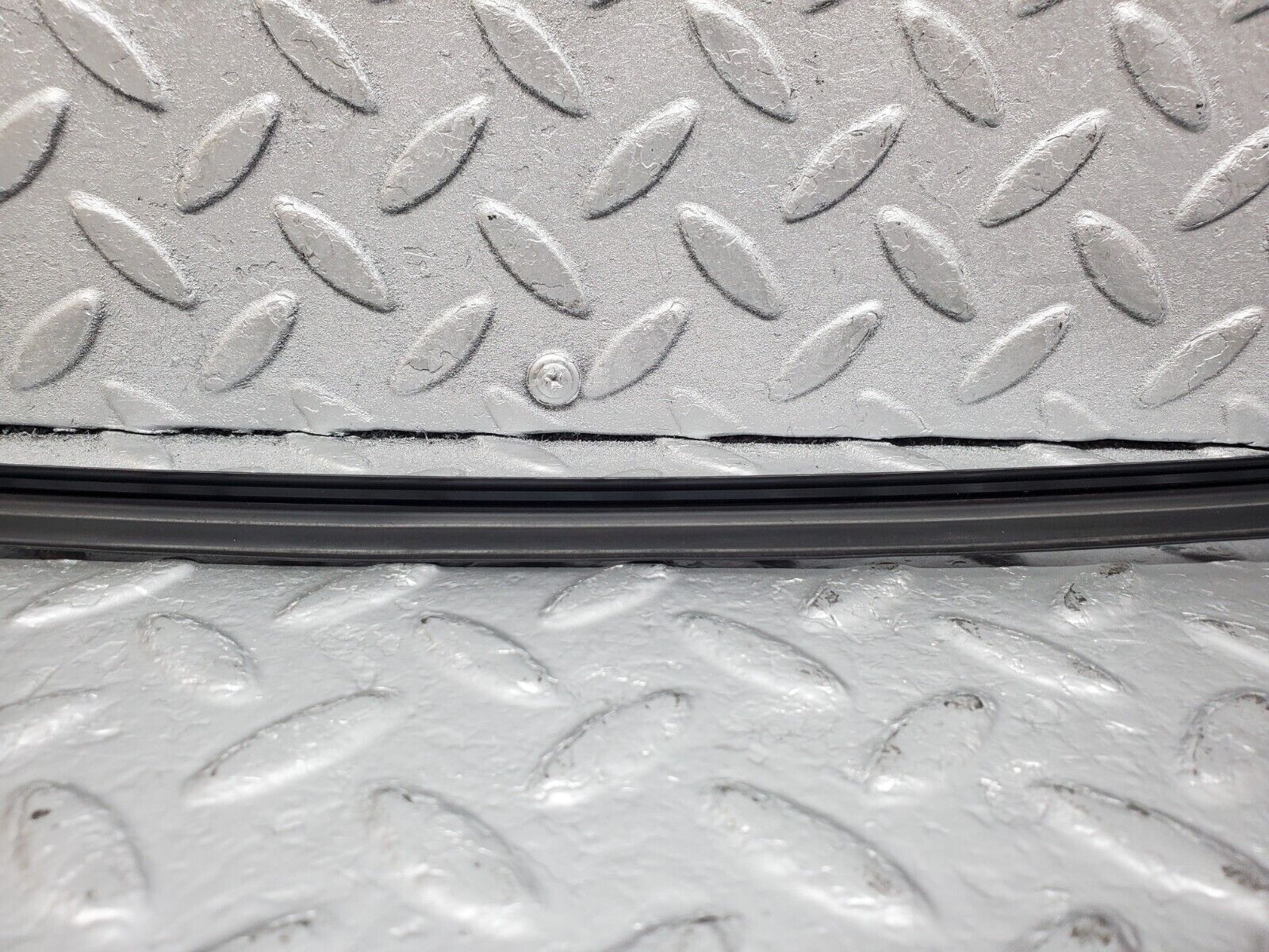 45146 Mercedes-Benz R129 300SL Coupe Front Windscreen Top Chrome Moulding Trim