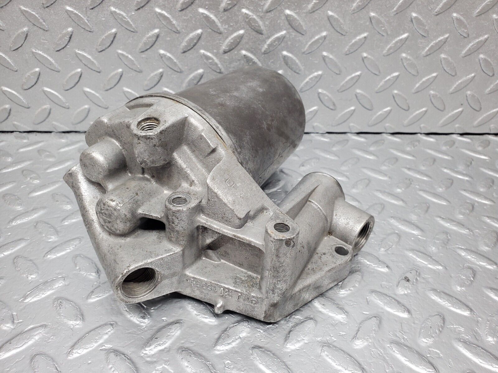 45435 Mercedes-Benz 280E M110.988 Oil Filter Housing 1101801502 0011846525