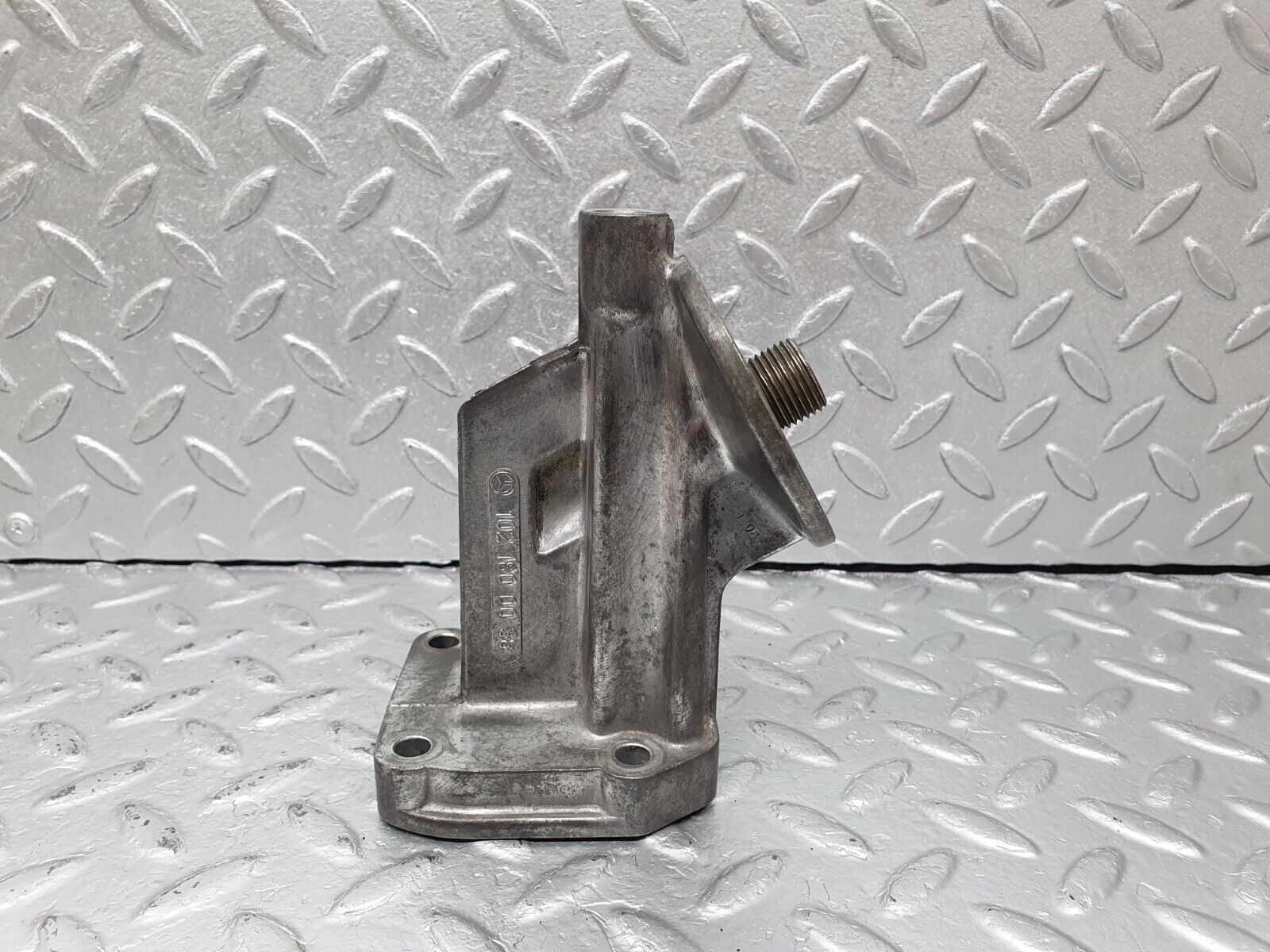 41629 Mercedes-Benz W124 200E Oil Filter Housing 1021800038