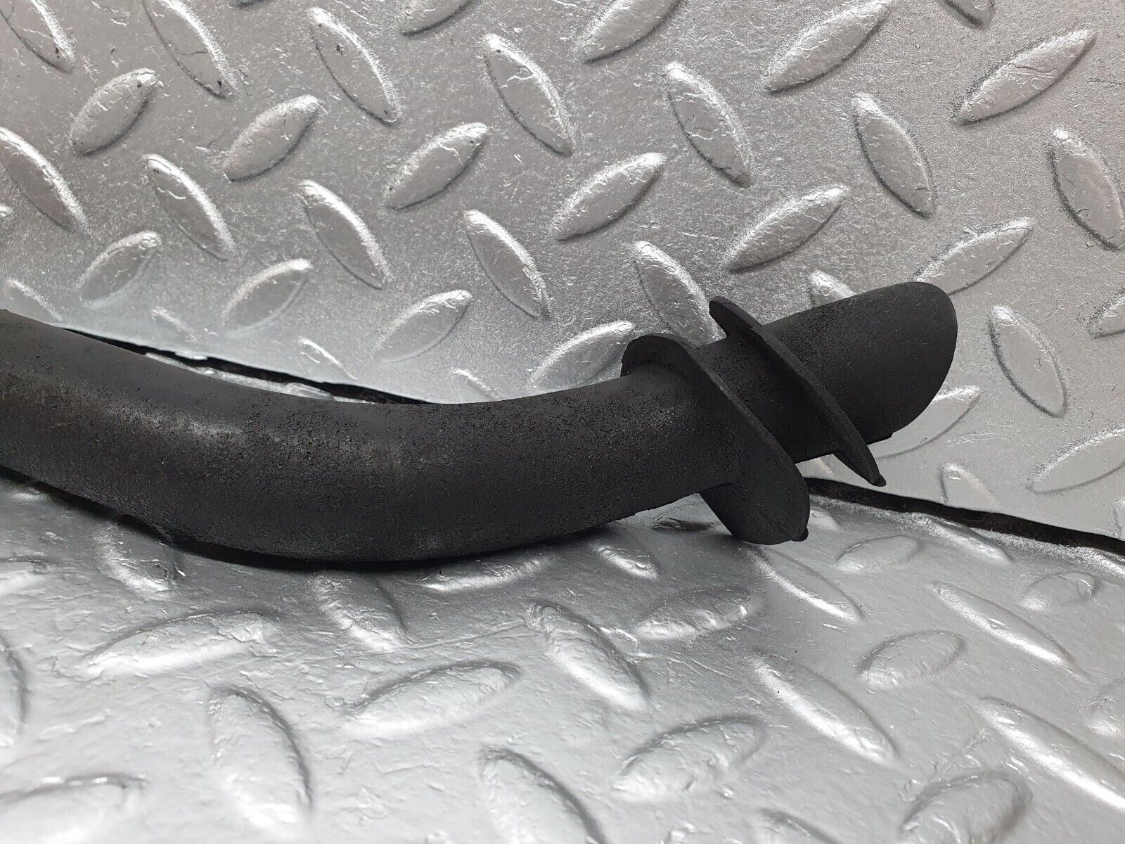 42551 Mercedes-Benz R129 320SL Coupe Water Drain Hose Pipe 1296280469