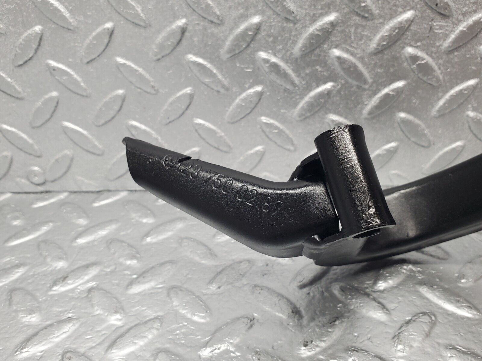 46640 Mercedes-Benz C123 280CE Coupe Trunk Lid Hinge Right Side 1237500287