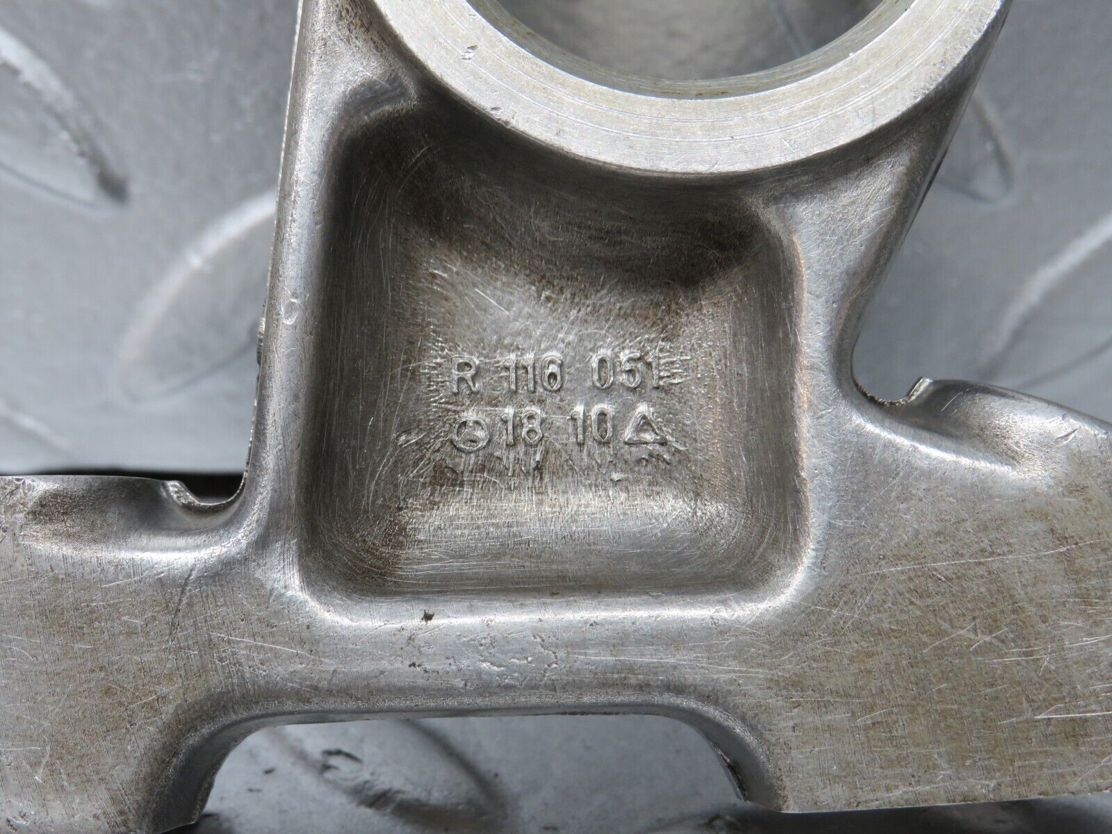 33088 Mercedes-Benz C107 R107 350 V8 Camshaft Tower Bearing 1160511810