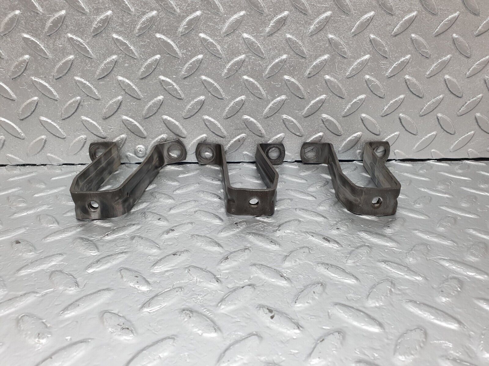 43379 Mercedes-Benz W108 280SE Camshaft Oil Tube Holder Set