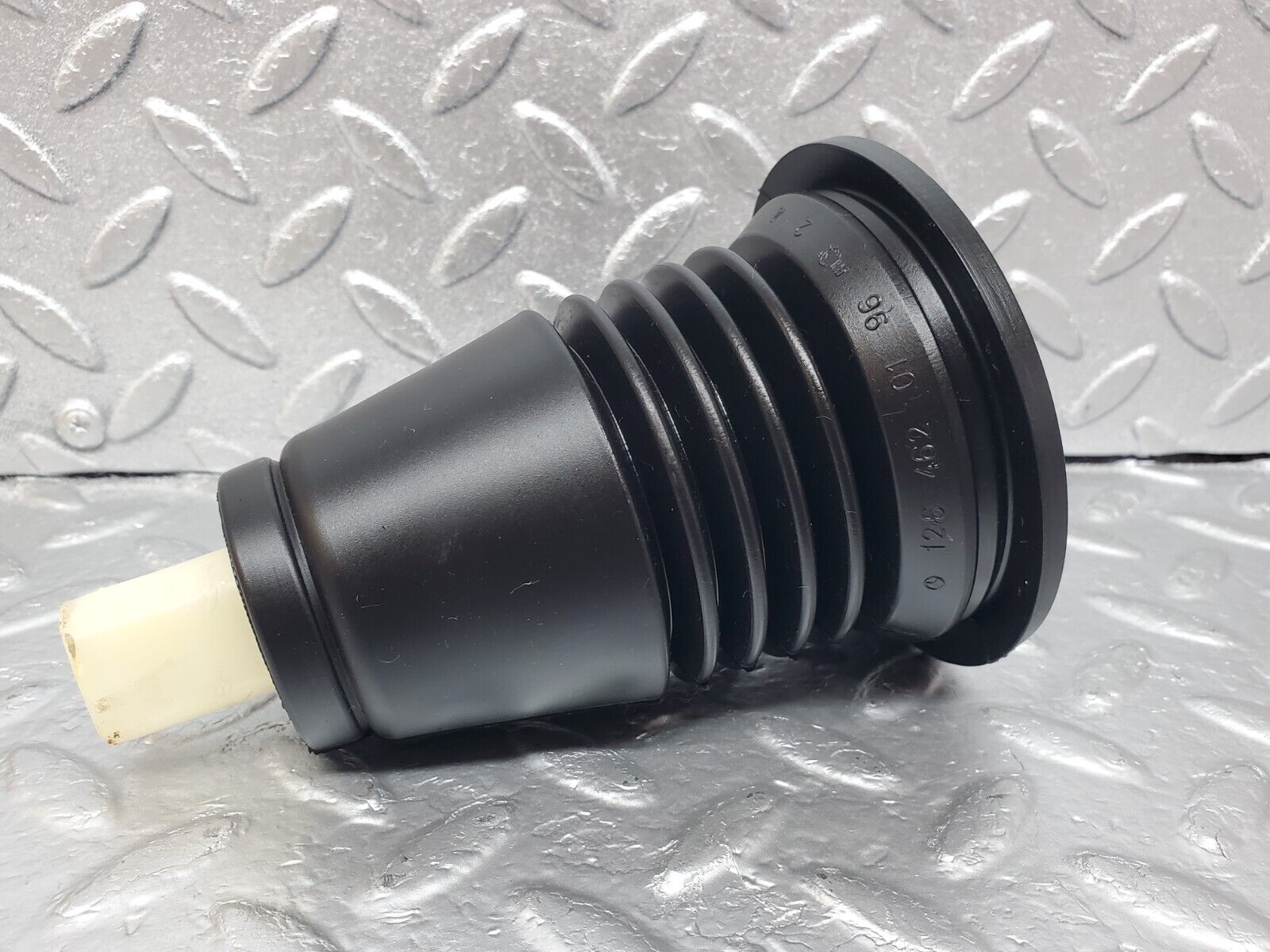 45736 Mercedes-Benz W126 420SE Steering Column Rubber Cover 1264620196