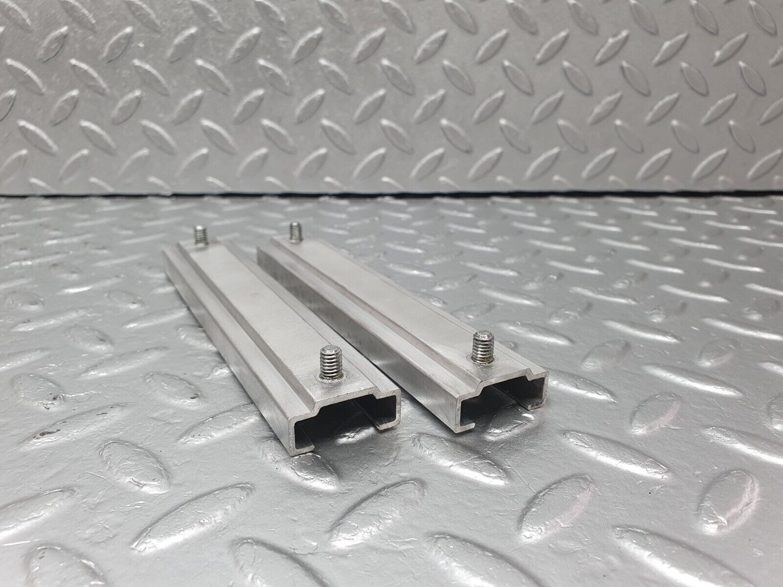 41600 Mercedes-Benz W124 200E Window Regulator Holder Accessories 720918000801