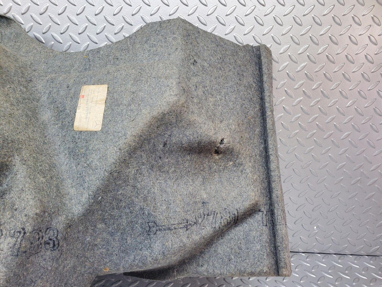 44697 Mercedes-Benz W124 220E Trunk Panel Cover Right 1246935433