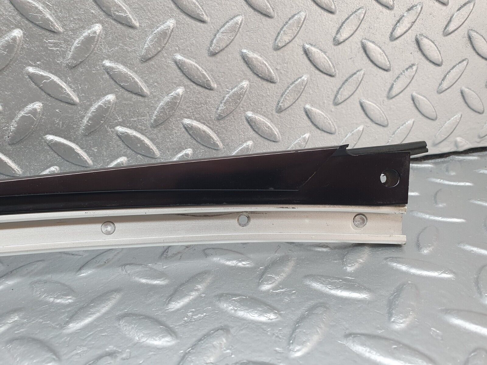 42449 Mercedes-Benz R129 320SL Coupe A Pillar Chrome Trim Cover Right