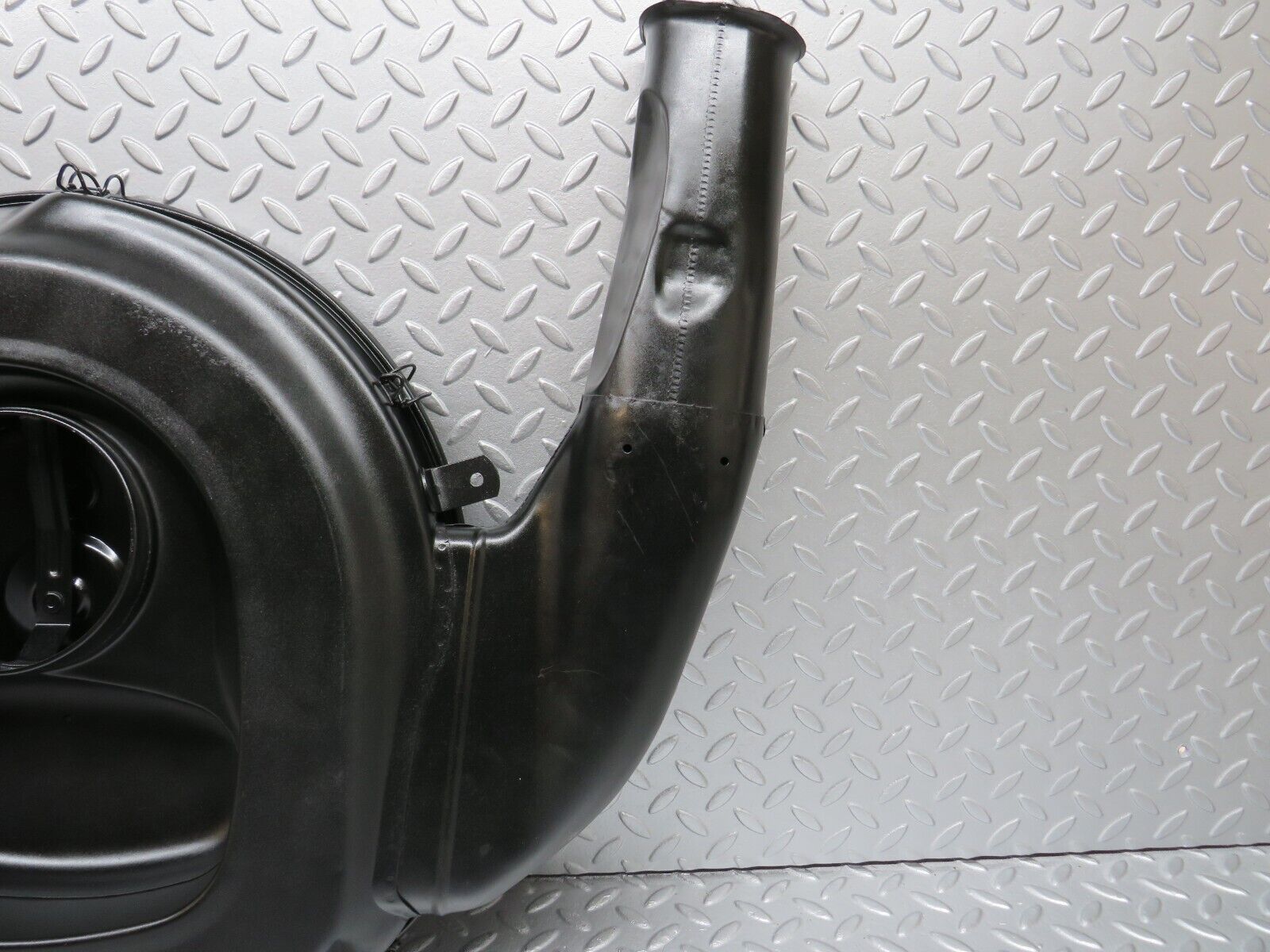 40101 Mercedes-Benz R107 350SL Air Filter Box Housing 0080948902