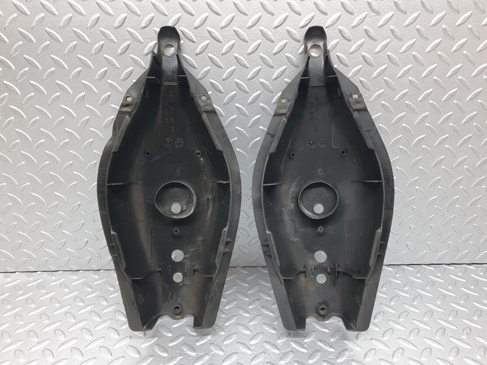 42227 Mercedes-Benz R129 320SL Coupe Rear Control Arm Cover 2X 1293520188