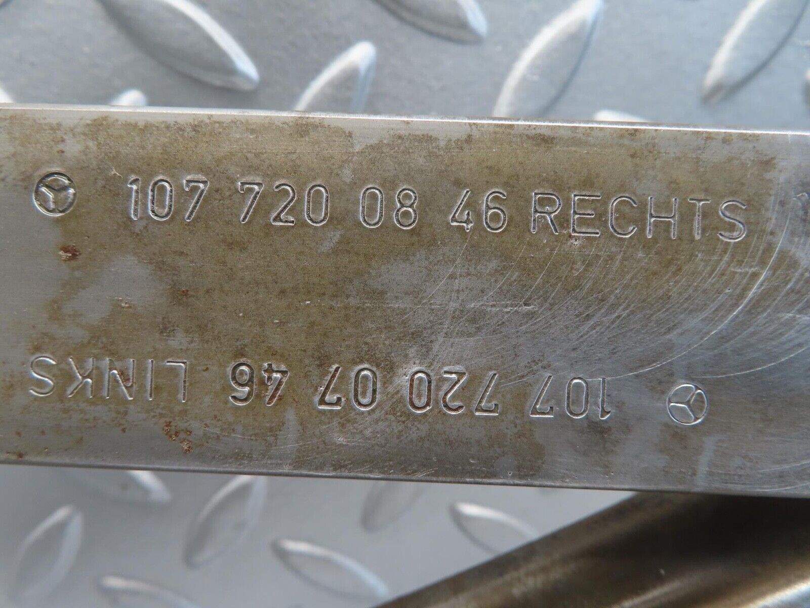 11752 Mercedes-Benz R107 450SL Front Right Power Window Regulator 1077200846