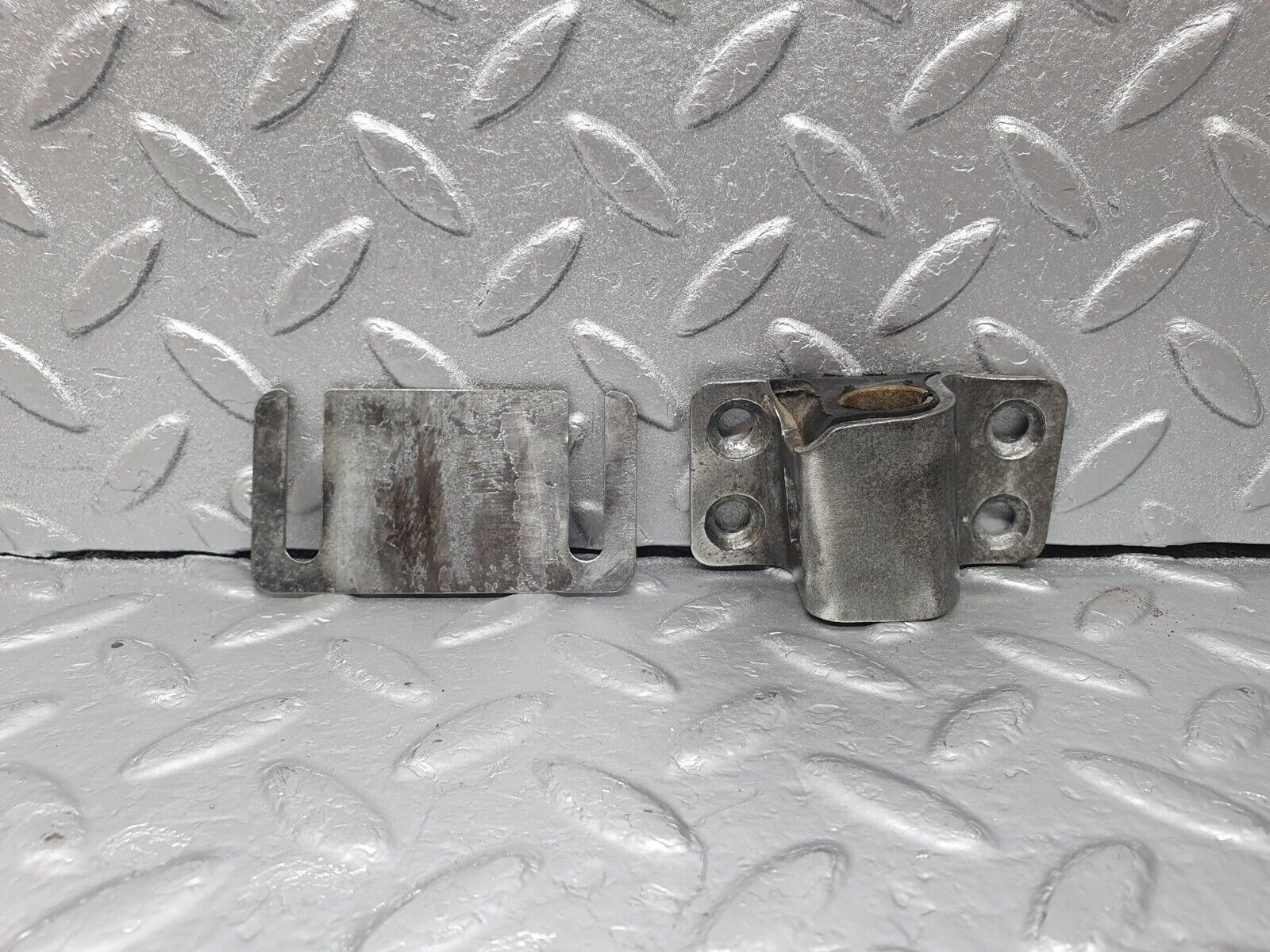 43114 Mercedes-Benz W108 280SE Door Lock Latch Right