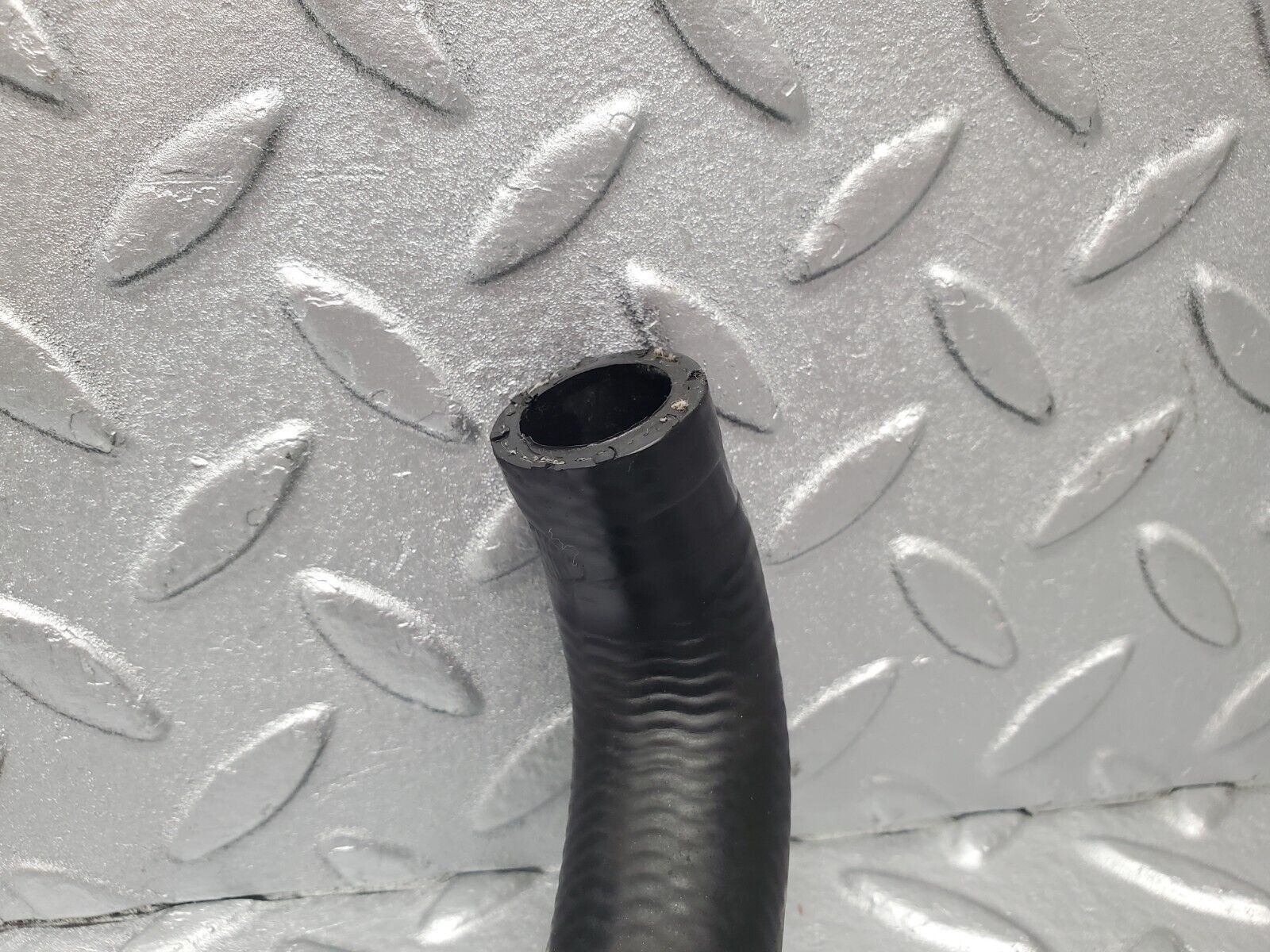 47011 Mercedes-Benz R129 320SL Coupe Coolant Hose Pipe 1298325694
