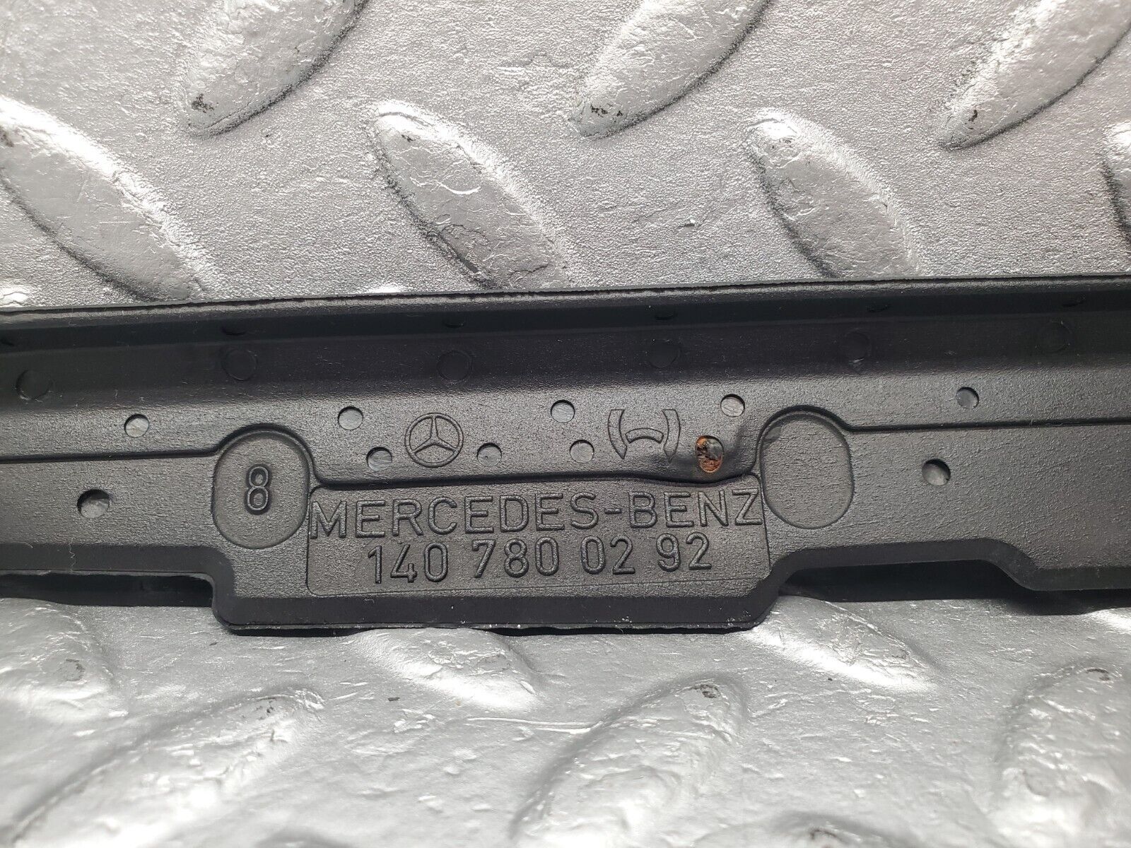 46148 Mercedes-Benz W124 Sunroof Rubber Cover 1407800292 1407800192