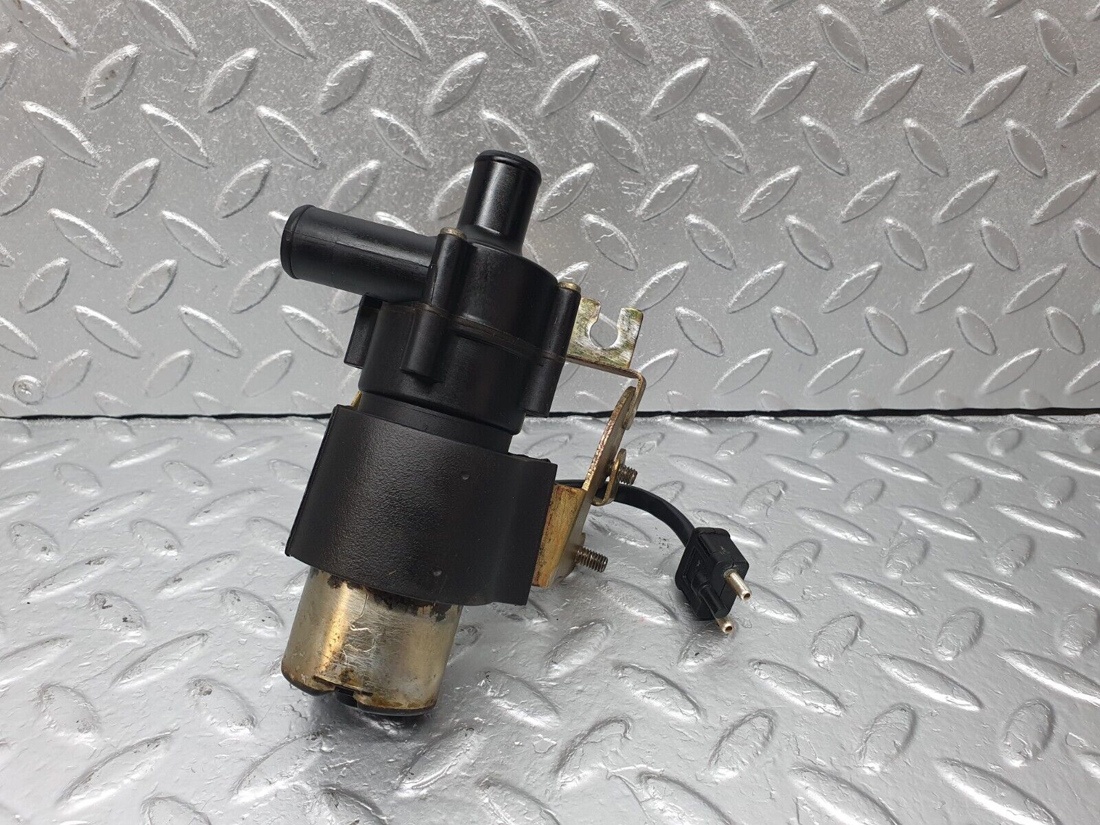 42311 Mercedes-Benz R129 320SL Coupe Heating Water Pump 0018351064