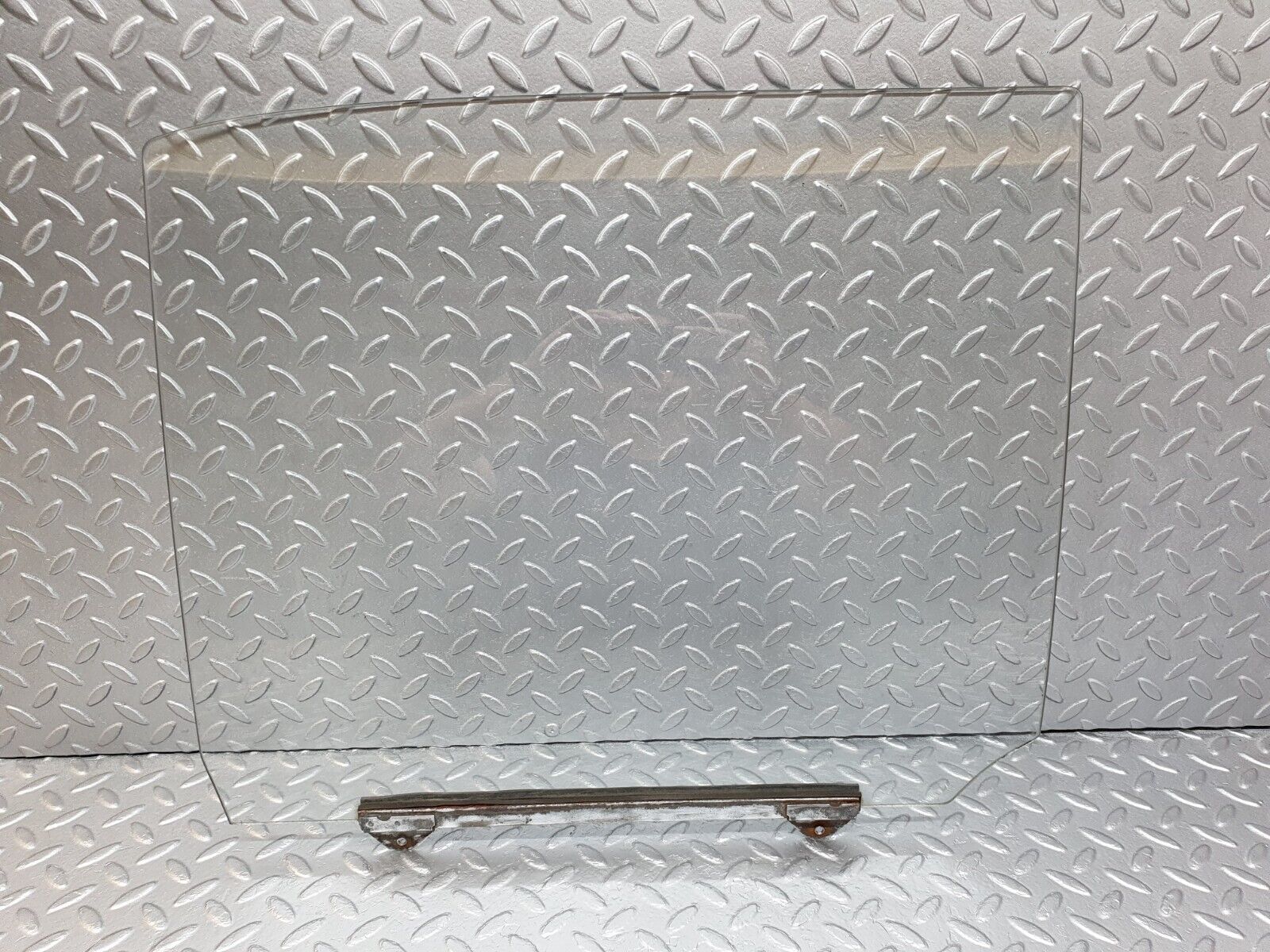 43221 Mercedes-Benz W108 280SE Rear Right Door Window Glass