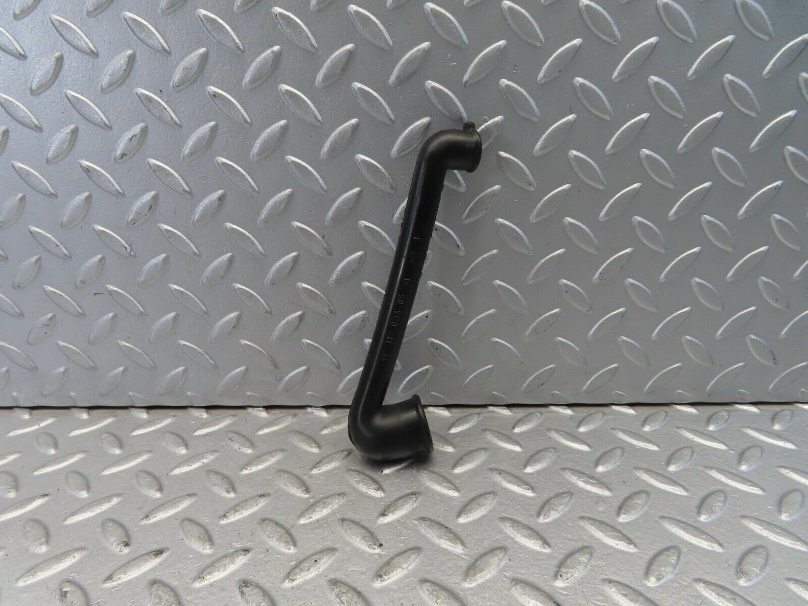 11019 Mercedes-Benz R107 W116 Air Hose For Valve Cover 1160940591