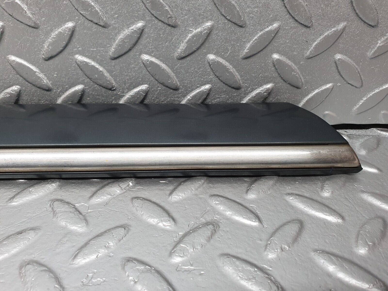 41806 Mercedes-Benz W202 C200 Rear Right Door Centre Moulding Trim 2026909862