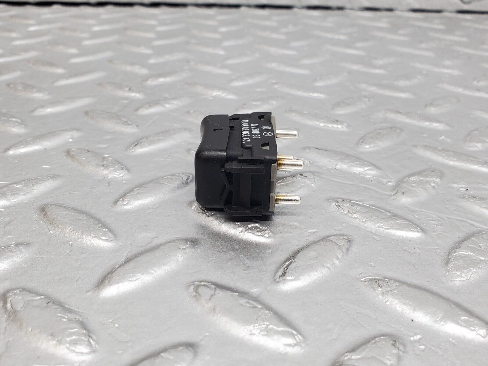 44711 Mercedes-Benz W124 220E Electric Window Switch Right Side 1248209010