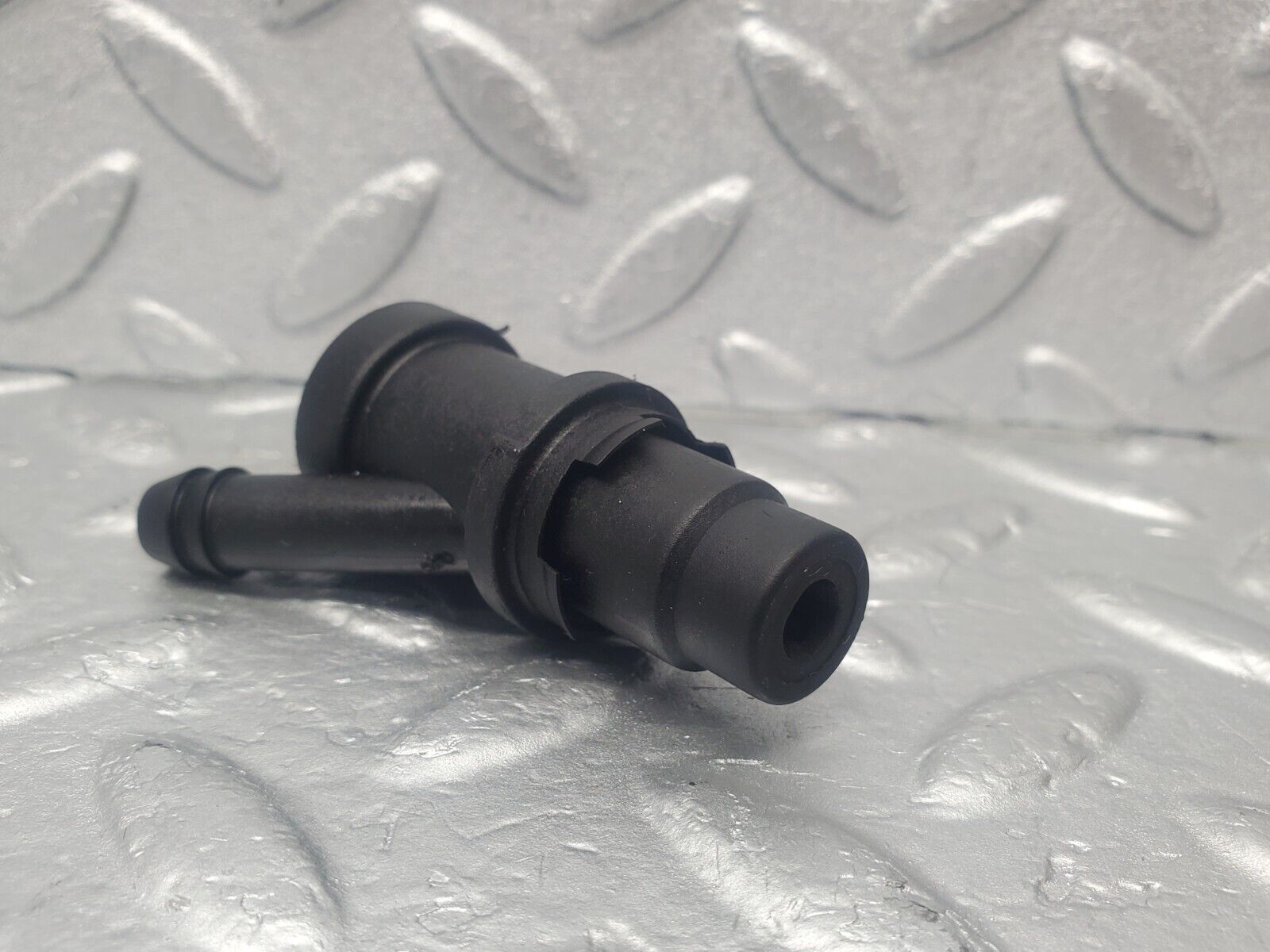 46039 Mercedes-Benz W126 420SE Fuel Injector Holder 2X