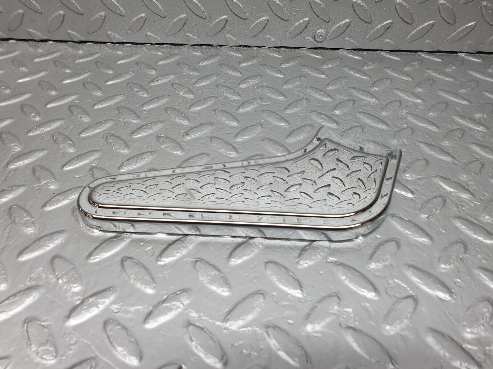 43087 Mercedes-Benz W108 280SE Seat Hinge Chrome Cover Left 1089130728