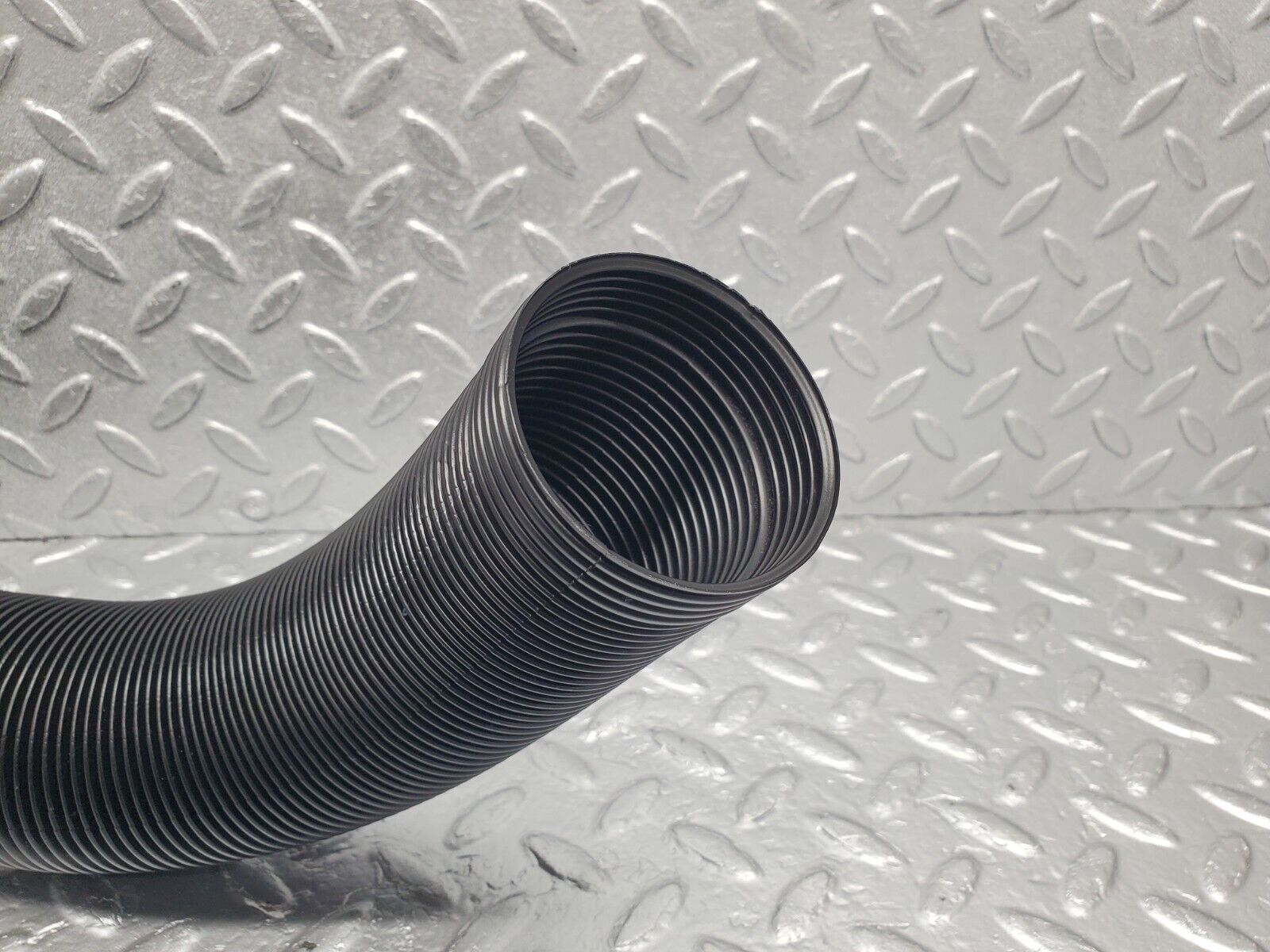 46337 Mercedes-Benz C123 280CE Coupe Heater Pipe Air Pipe Right Side