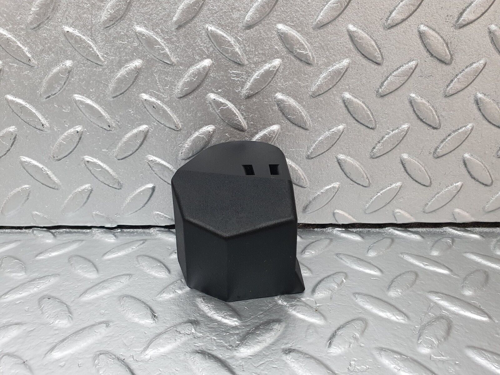 42544 Mercedes-Benz R129 320SL Coupe Starter Motor Cable Wire Plastic Cover 0005461381