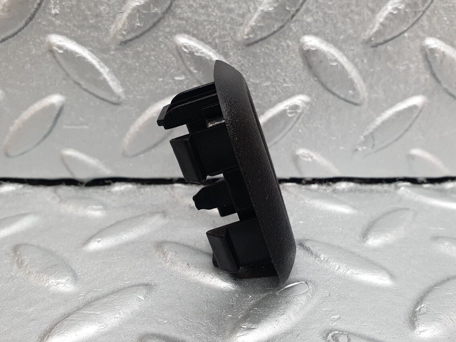 42045 Mercedes-Benz W202 C200 Window Switch Control Button Frame Housing 2028210159