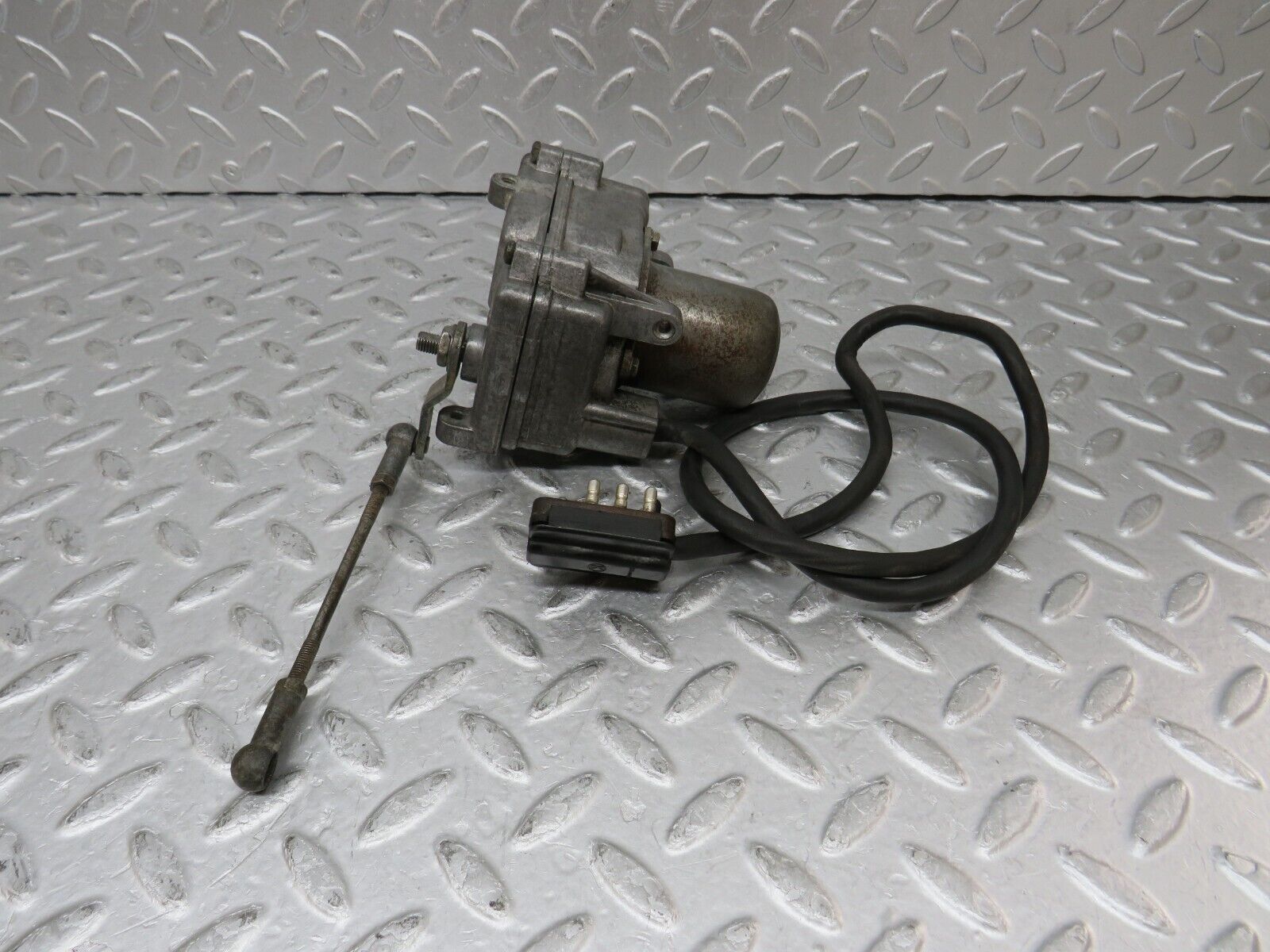 35436 Mercedes-Benz R107 280SL Cruise Control Actuator 0025458632