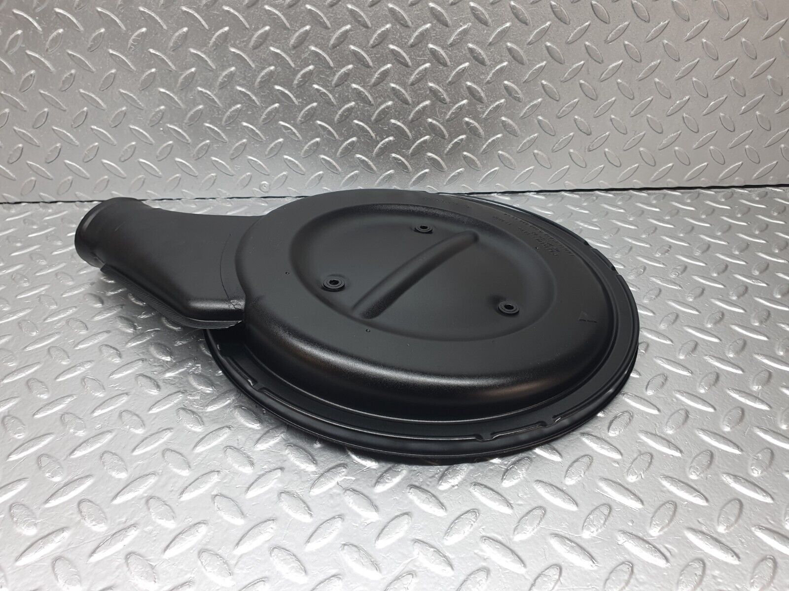 42818 Mercedes-Benz W201 190 2.0L Air Filter Box Housing Cap 0120942402