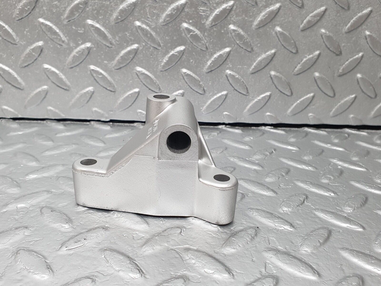 42983 Mercedes-Benz W201 190 Alternator Generator Support 1021550835